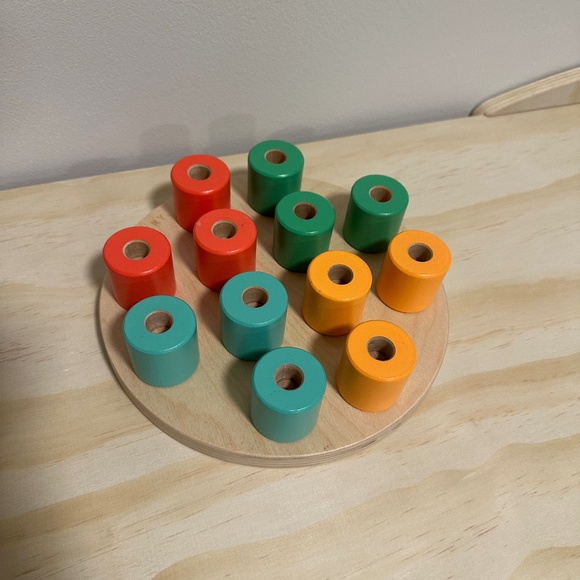 Lovevery Wooden Stacking Peg Board - Picture 1 of 1